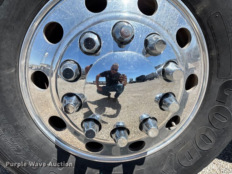 image for item EM0094 2016 International LF687 semi truck