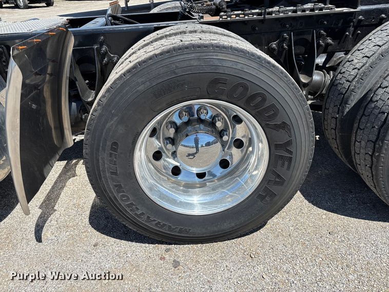 image for item EM0094 2016 International LF687 semi truck