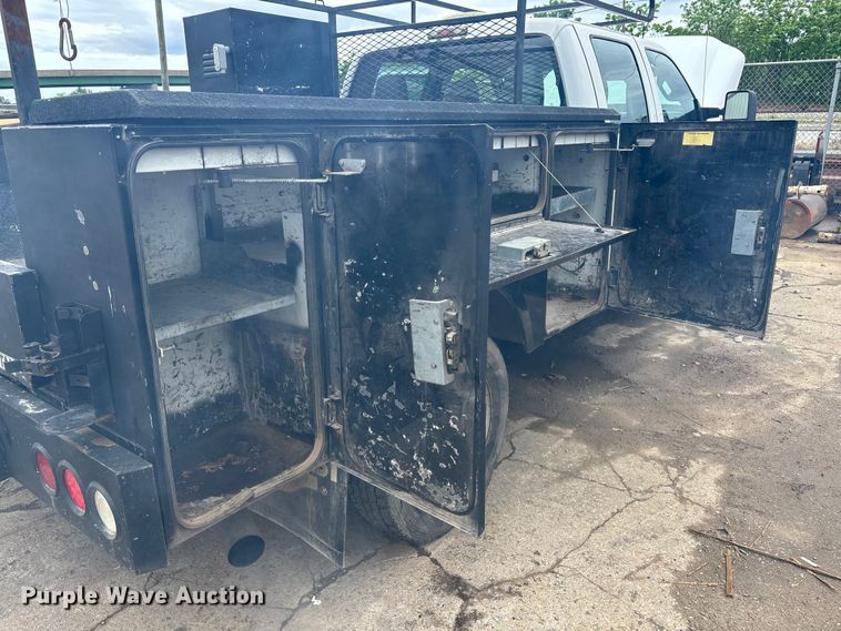 image for item EM0095 2011 Ford F550 Super Duty Crew Cab utility / service truck