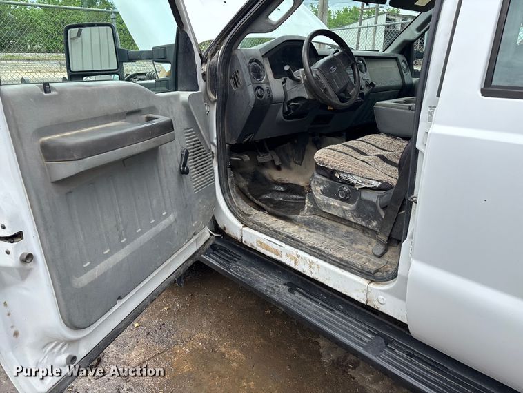 image for item EM0095 2011 Ford F550 Super Duty Crew Cab utility / service truck