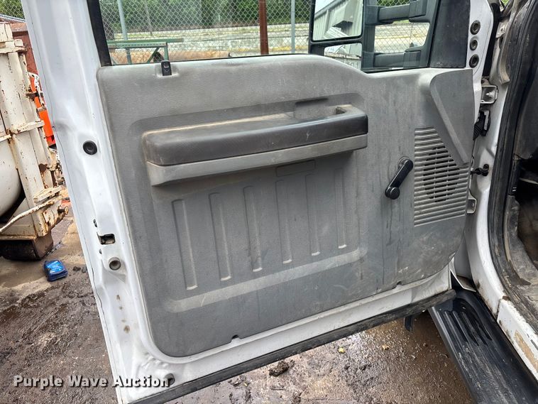 image for item EM0095 2011 Ford F550 Super Duty Crew Cab utility / service truck