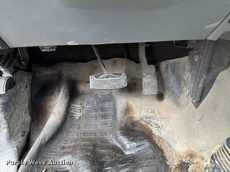 image for item EM0095 2011 Ford F550 Super Duty Crew Cab utility / service truck