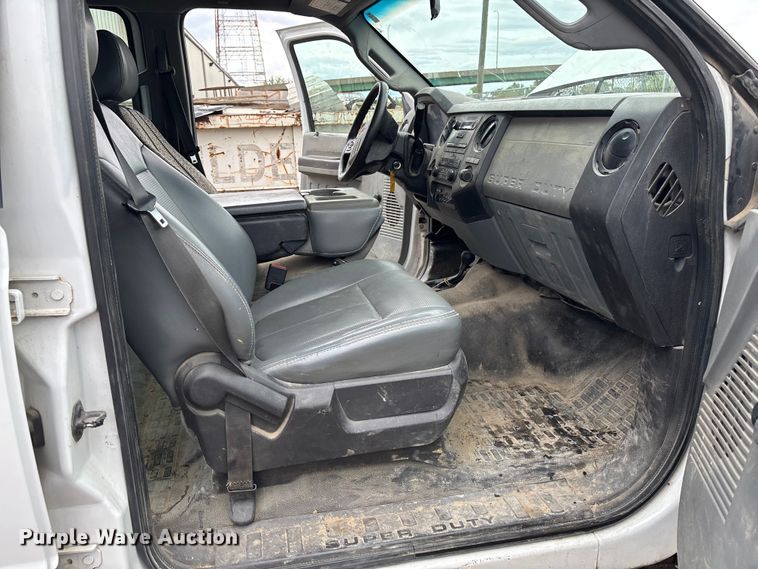 image for item EM0095 2011 Ford F550 Super Duty Crew Cab utility / service truck