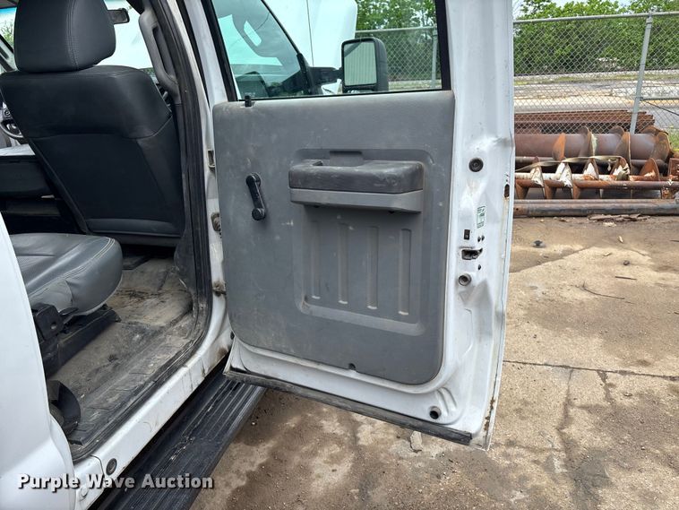 image for item EM0095 2011 Ford F550 Super Duty Crew Cab utility / service truck