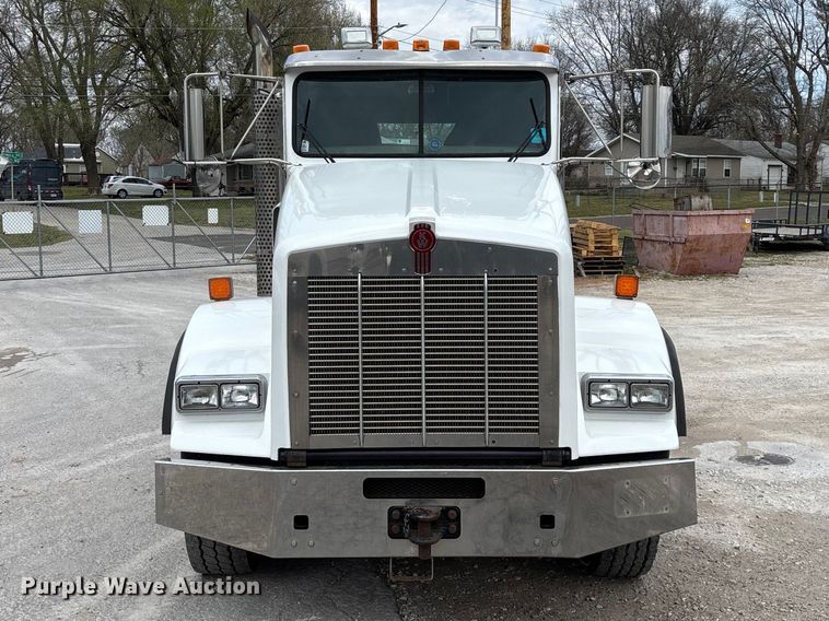 image for item EO4139 2012 Kenworth T800 roll-off container truck