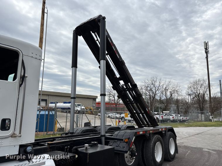 image for item EO4139 2012 Kenworth T800 roll-off container truck