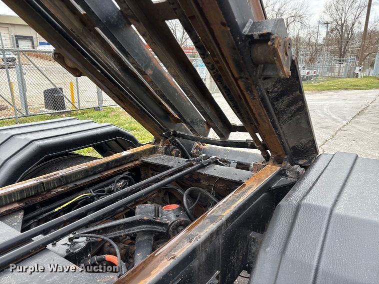 image for item EO4139 2012 Kenworth T800 roll-off container truck