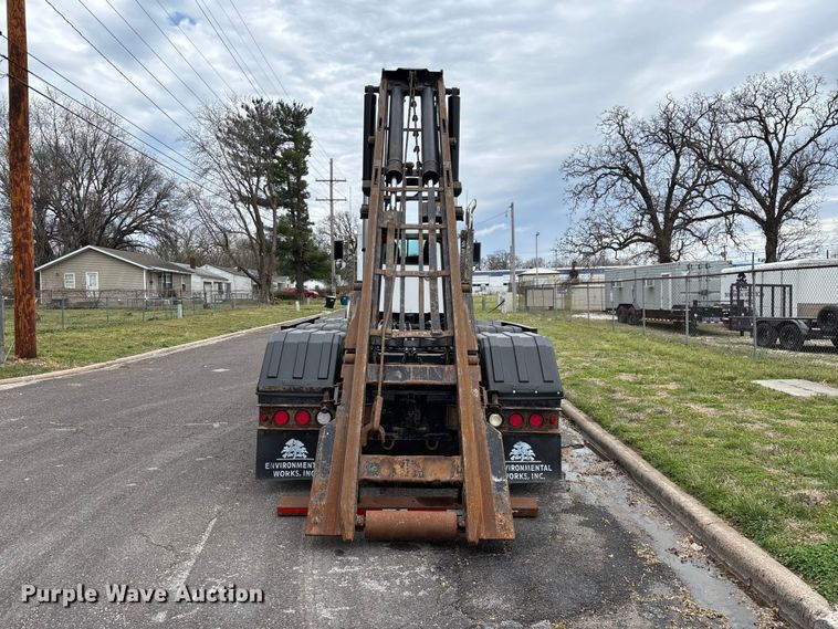 image for item EO4139 2012 Kenworth T800 roll-off container truck