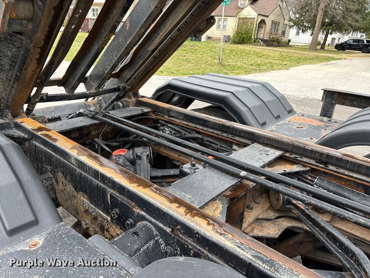 image for item EO4139 2012 Kenworth T800 roll-off container truck