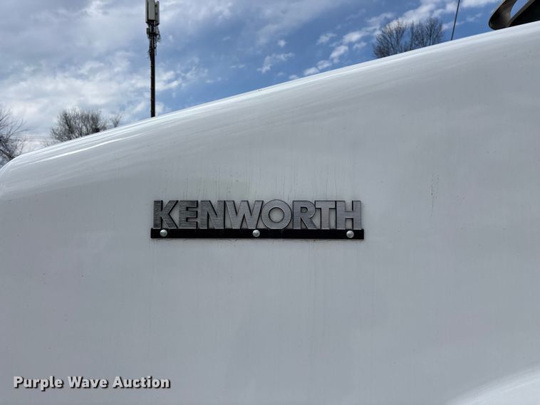 image for item EO4139 2012 Kenworth T800 roll-off container truck