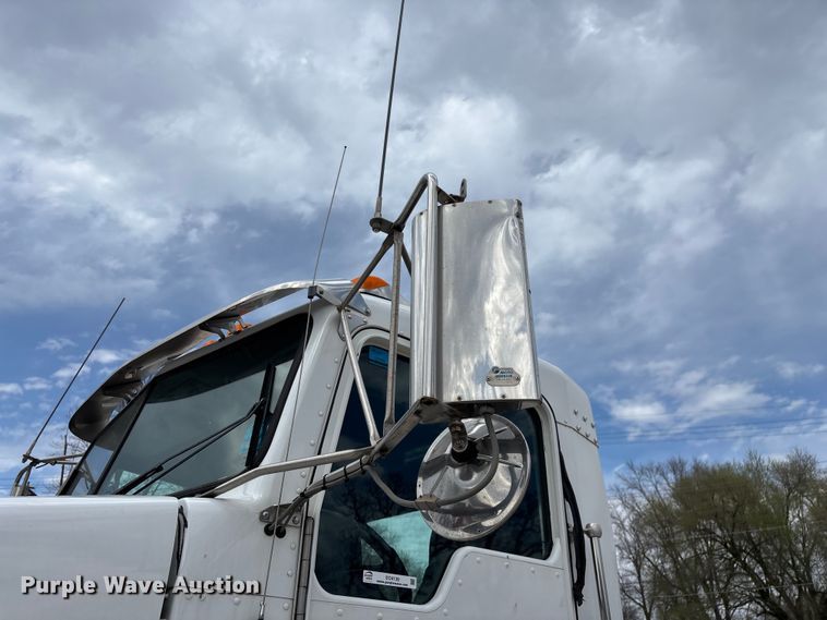 image for item EO4139 2012 Kenworth T800 roll-off container truck