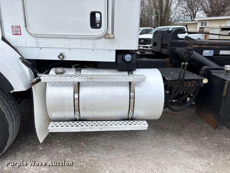 image for item EO4139 2012 Kenworth T800 roll-off container truck