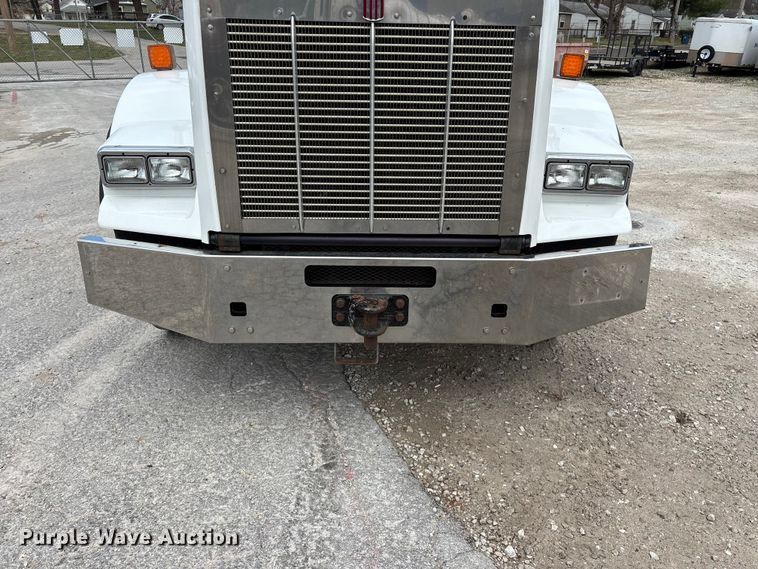 image for item EO4139 2012 Kenworth T800 roll-off container truck