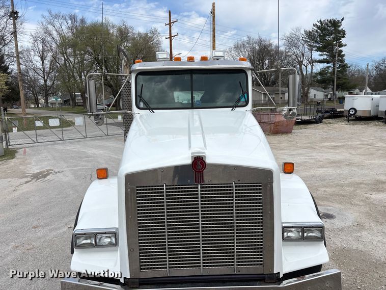 image for item EO4139 2012 Kenworth T800 roll-off container truck