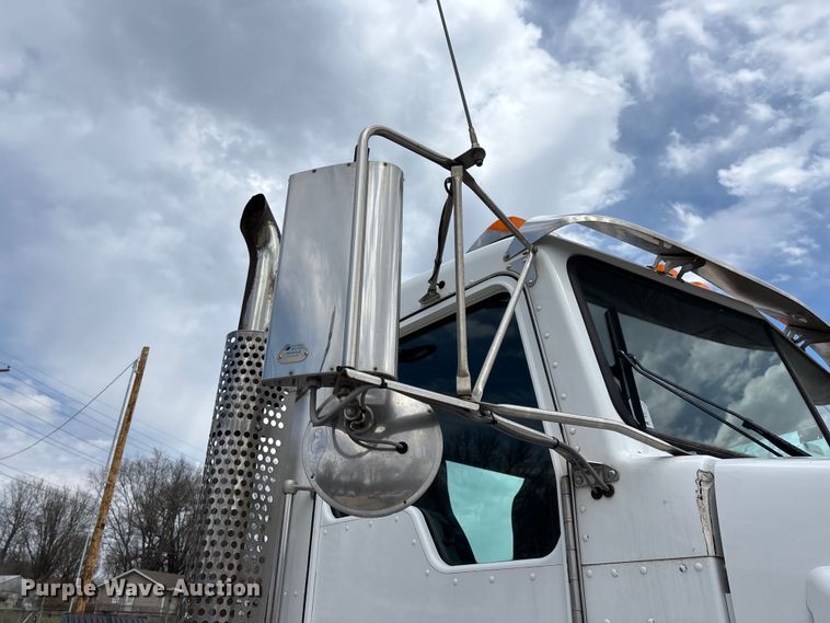 image for item EO4139 2012 Kenworth T800 roll-off container truck