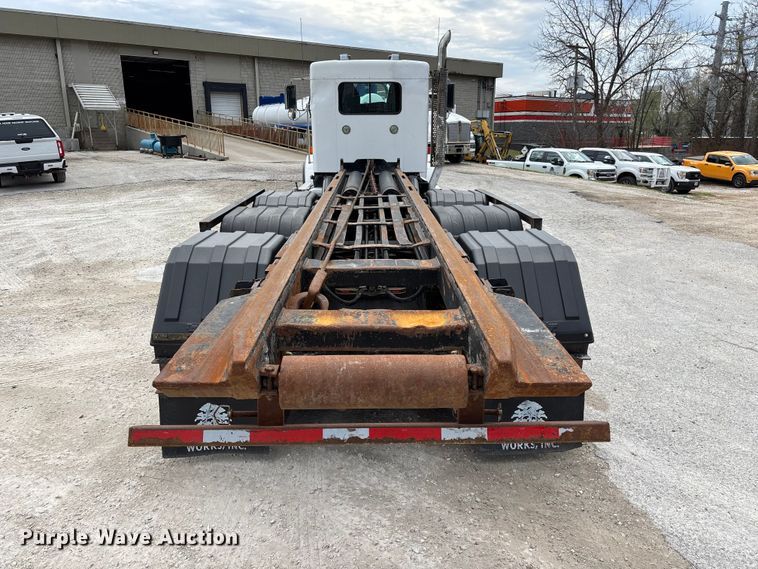 image for item EO4139 2012 Kenworth T800 roll-off container truck