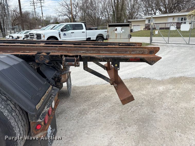 image for item EO4139 2012 Kenworth T800 roll-off container truck