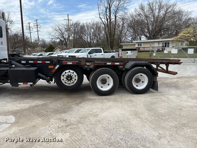 image for item EO4139 2012 Kenworth T800 roll-off container truck