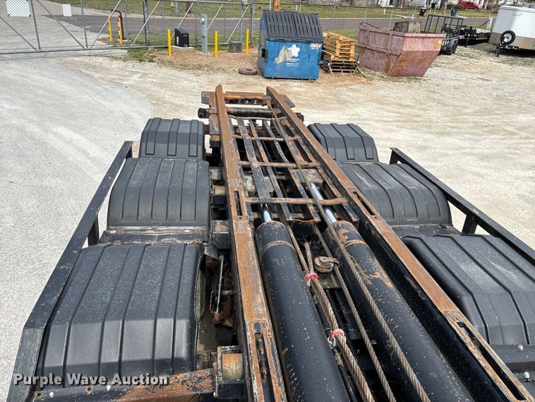 image for item EO4139 2012 Kenworth T800 roll-off container truck