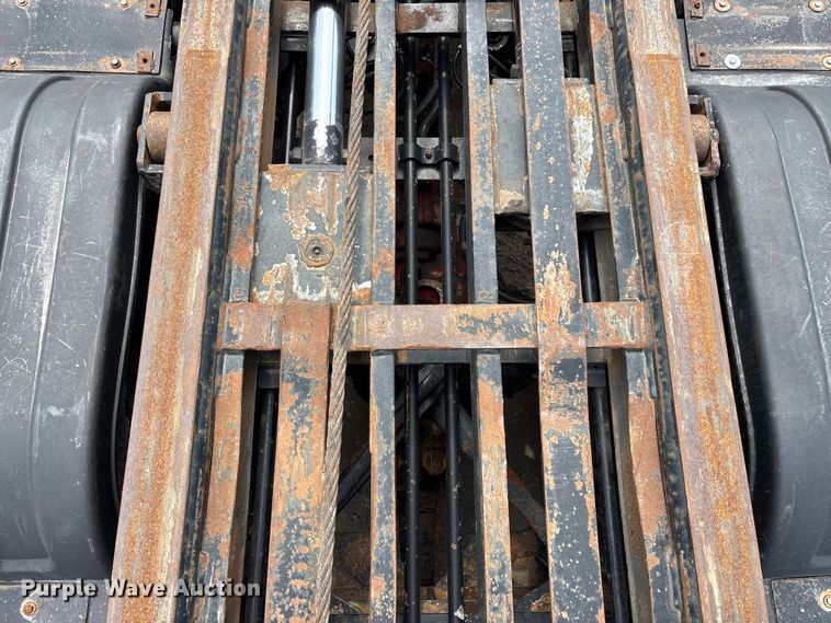 image for item EO4139 2012 Kenworth T800 roll-off container truck