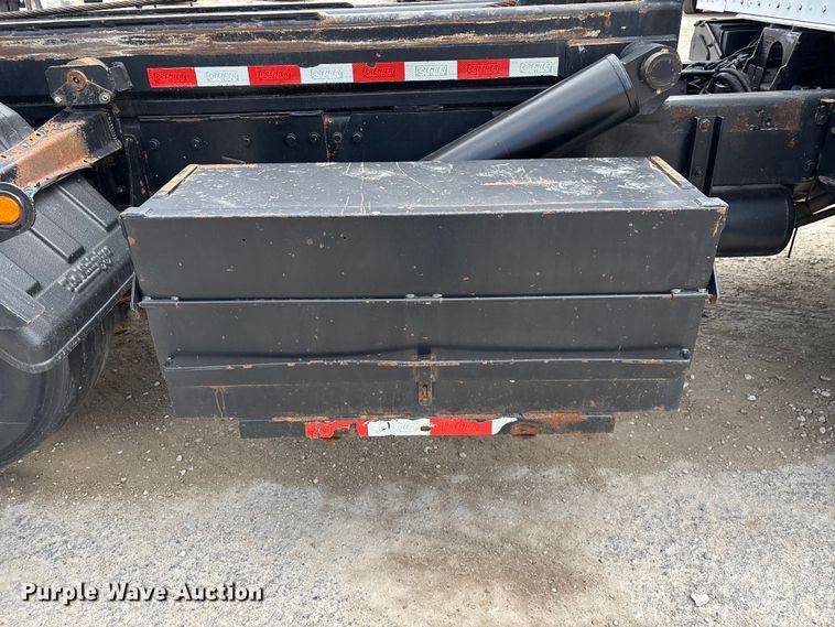 image for item EO4139 2012 Kenworth T800 roll-off container truck