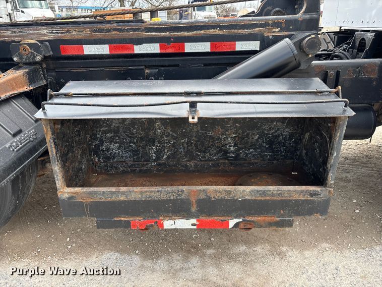 image for item EO4139 2012 Kenworth T800 roll-off container truck