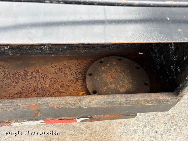 image for item EO4139 2012 Kenworth T800 roll-off container truck