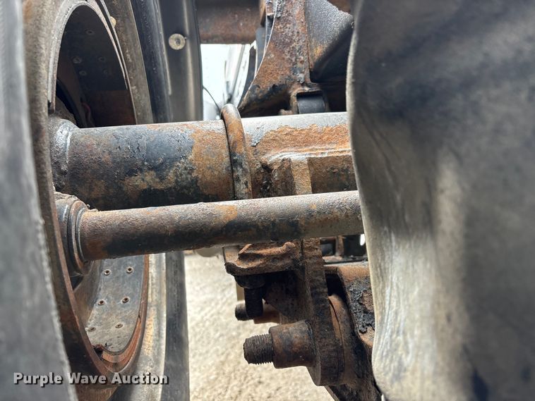 image for item EO4139 2012 Kenworth T800 roll-off container truck