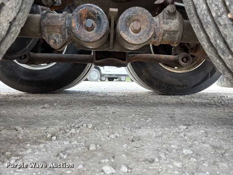 image for item EO4139 2012 Kenworth T800 roll-off container truck