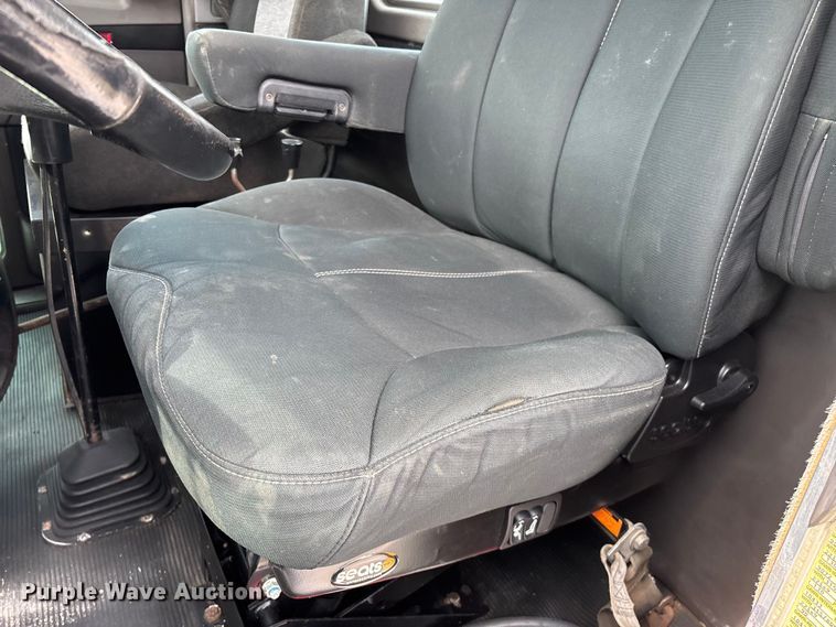 image for item EO4139 2012 Kenworth T800 roll-off container truck