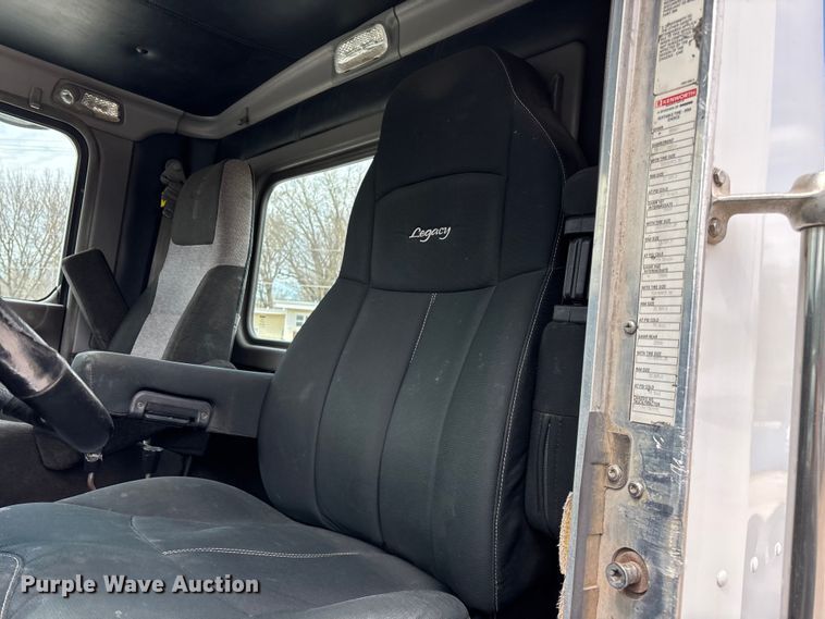 image for item EO4139 2012 Kenworth T800 roll-off container truck