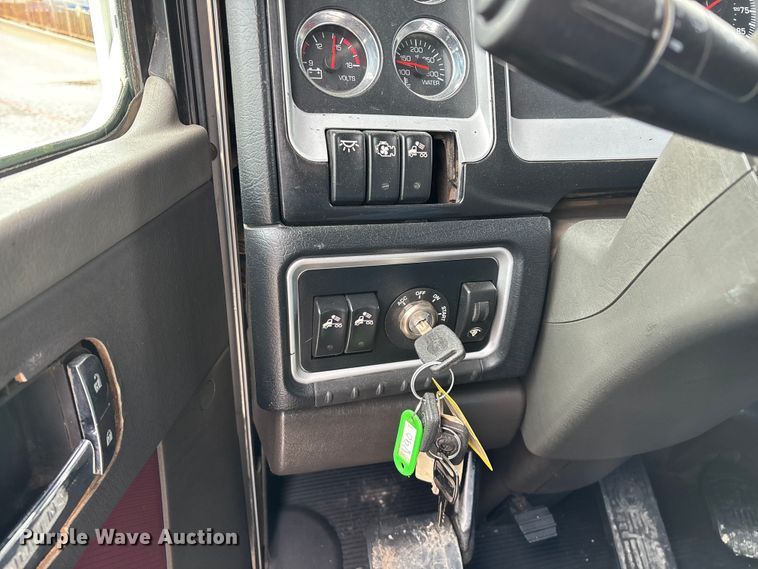 image for item EO4139 2012 Kenworth T800 roll-off container truck