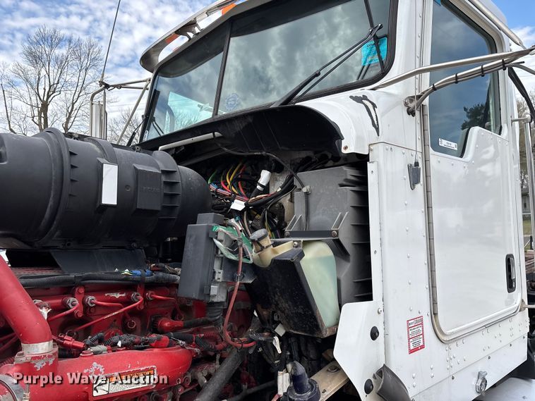 image for item EO4139 2012 Kenworth T800 roll-off container truck