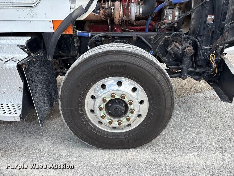 image for item EO4139 2012 Kenworth T800 roll-off container truck