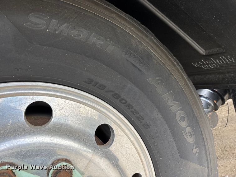 image for item EO4139 2012 Kenworth T800 roll-off container truck