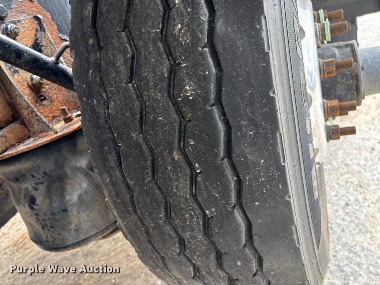 image for item EO4139 2012 Kenworth T800 roll-off container truck