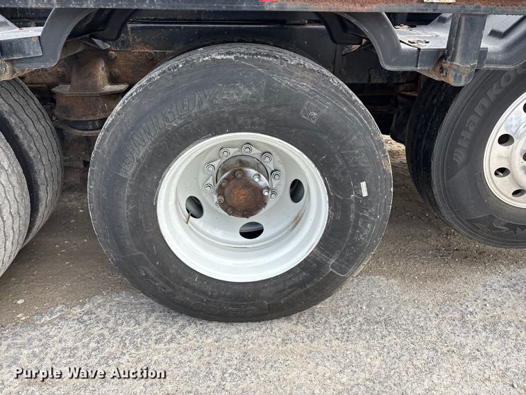 image for item EO4139 2012 Kenworth T800 roll-off container truck