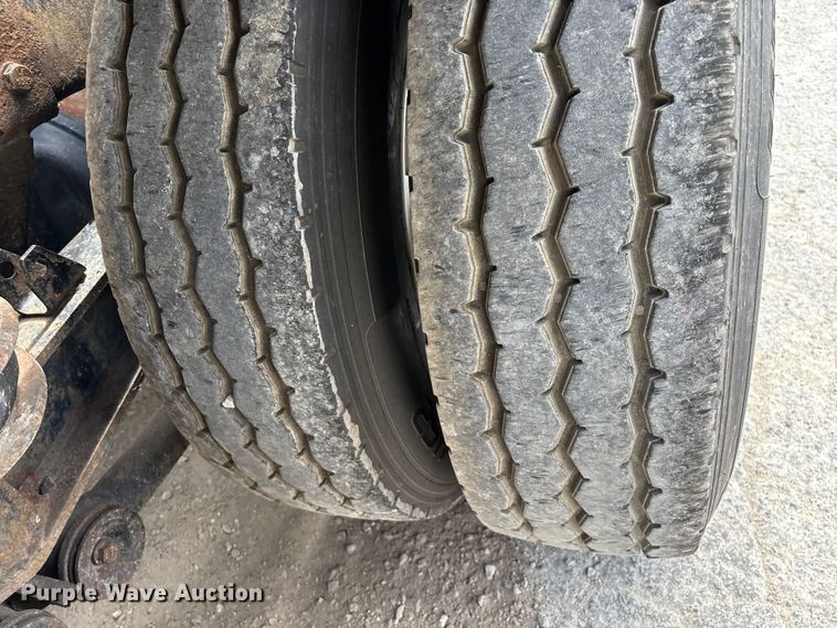 image for item EO4139 2012 Kenworth T800 roll-off container truck