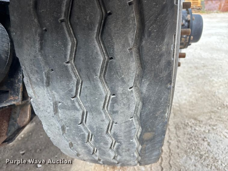 image for item EO4139 2012 Kenworth T800 roll-off container truck