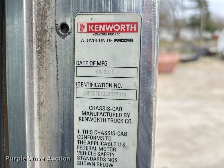 image for item EO4139 2012 Kenworth T800 roll-off container truck