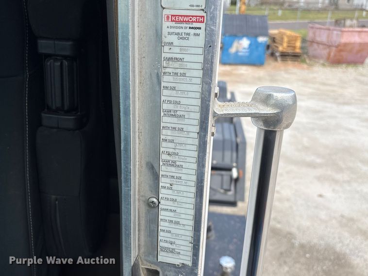 image for item EO4139 2012 Kenworth T800 roll-off container truck