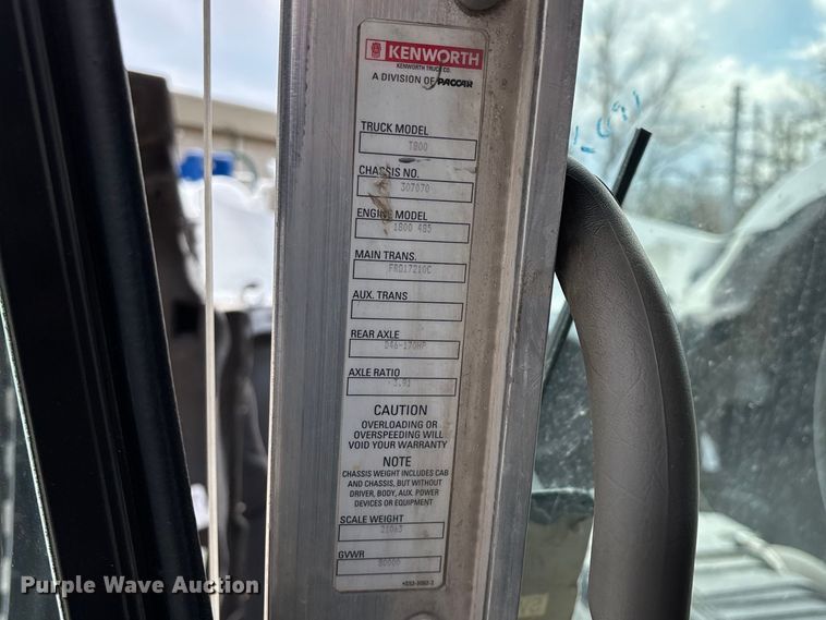 image for item EO4139 2012 Kenworth T800 roll-off container truck