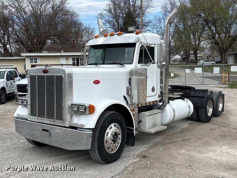 image for item EO4140 1999 Peterbilt 379 semi truck