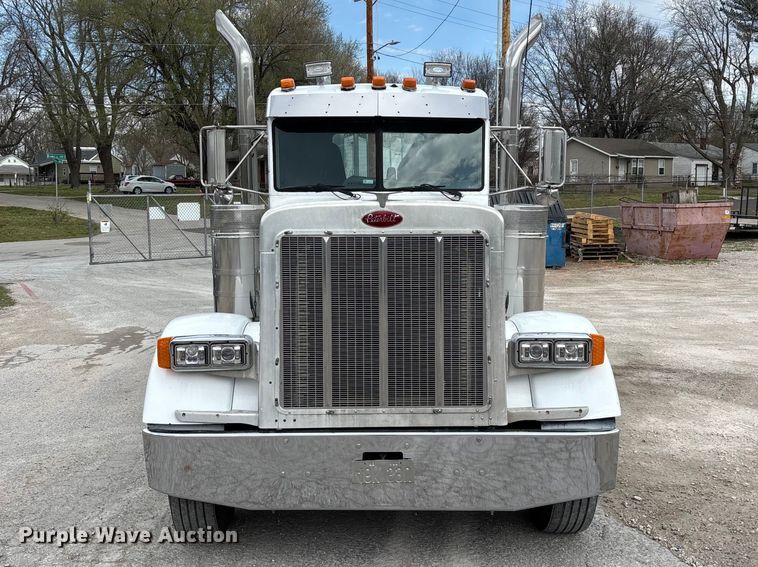 image for item EO4140 1999 Peterbilt 379 semi truck