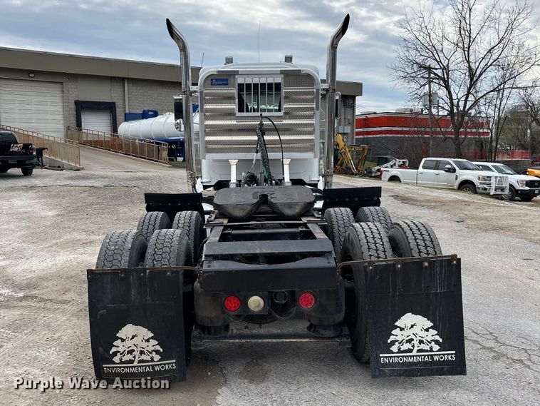 image for item EO4140 1999 Peterbilt 379 semi truck