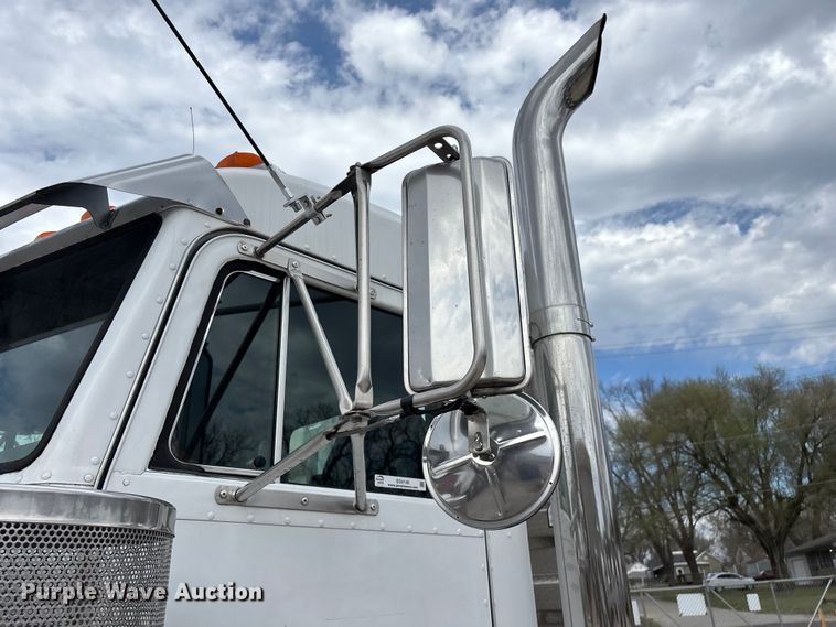 image for item EO4140 1999 Peterbilt 379 semi truck