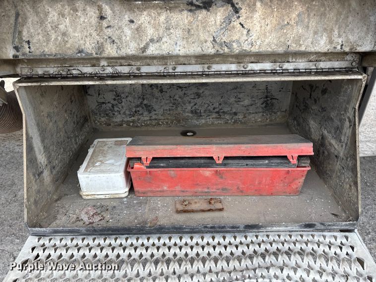 image for item EO4140 1999 Peterbilt 379 semi truck