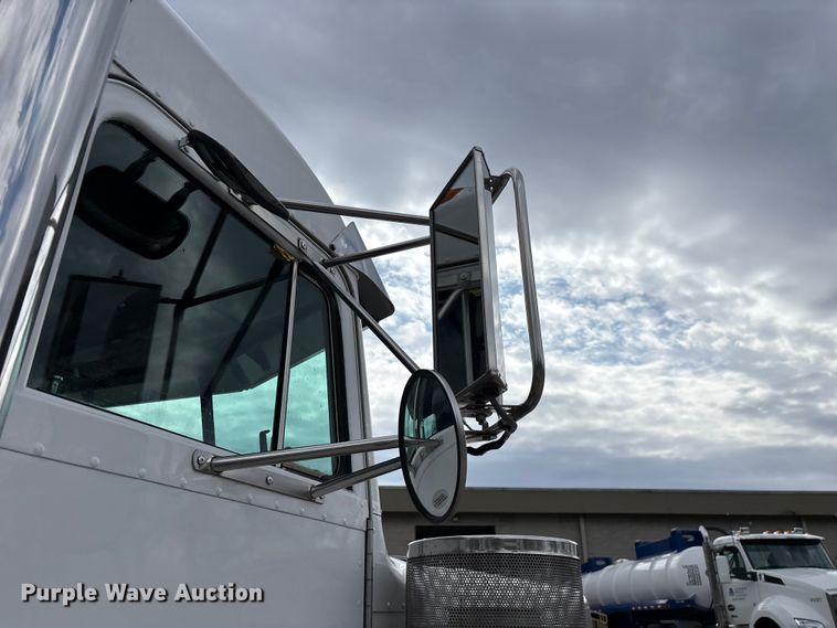 image for item EO4140 1999 Peterbilt 379 semi truck