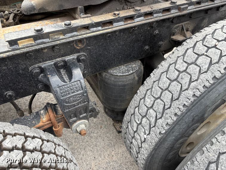 image for item EO4140 1999 Peterbilt 379 semi truck