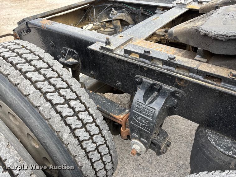 image for item EO4140 1999 Peterbilt 379 semi truck